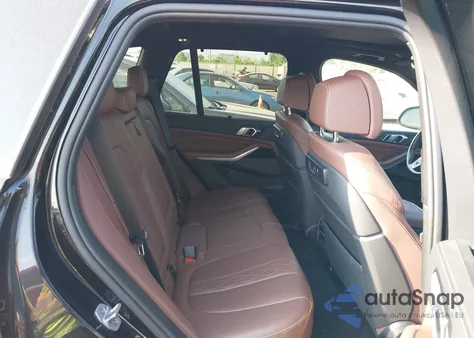 2021 BMW X5 xDrive40I z USA, uszkodzony, nr VIN 5UXCR6C01M9D92409